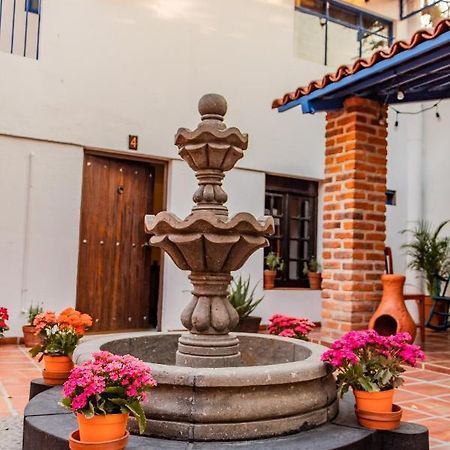 Casa De Hospedaje -La Abadia De San Pedro กัวดาลาฮารา ภายนอก รูปภาพ