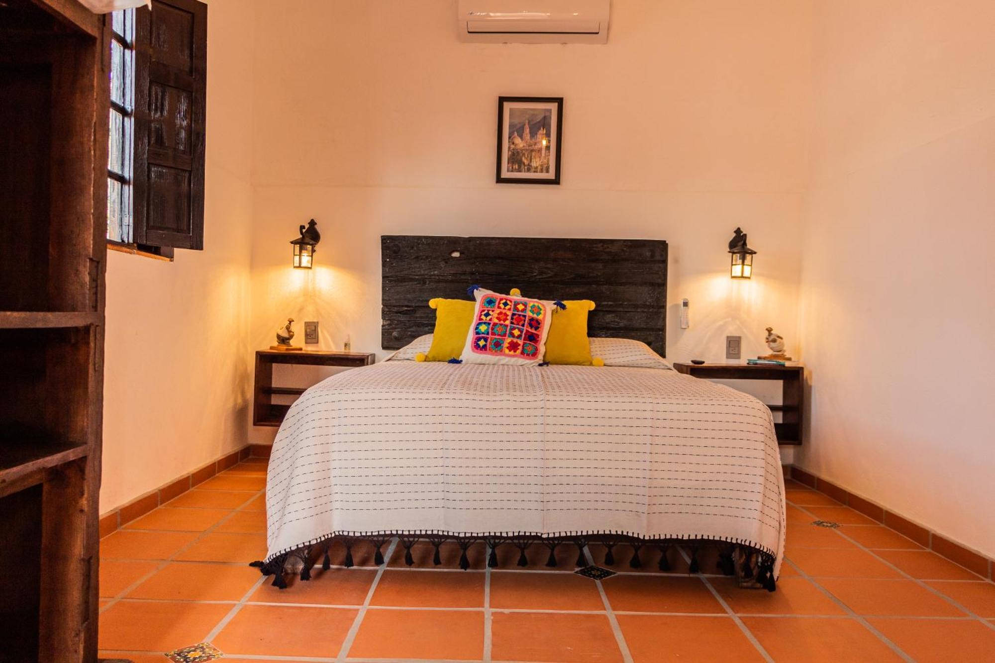 Casa De Hospedaje -La Abadia De San Pedro กัวดาลาฮารา ภายนอก รูปภาพ