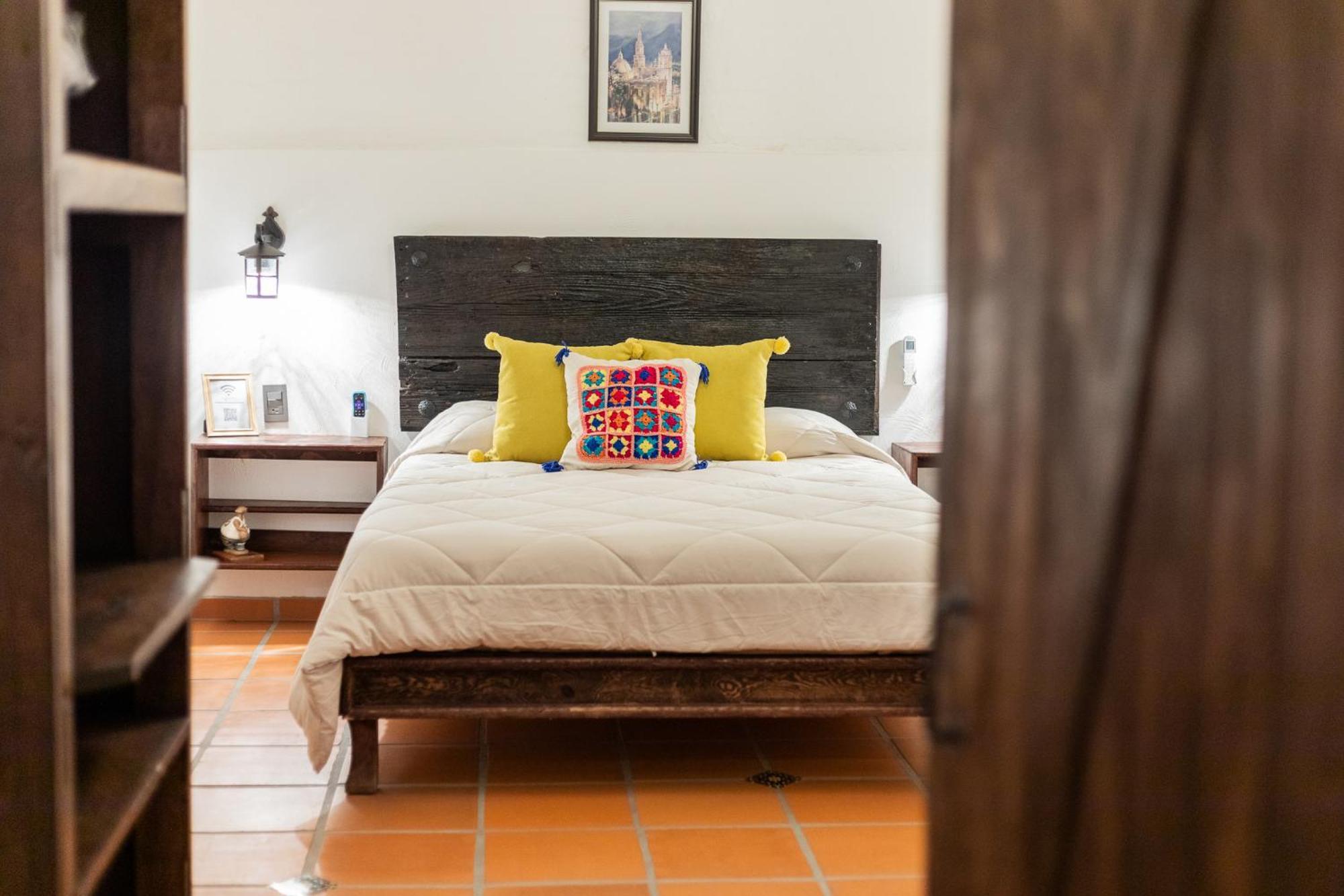 Casa De Hospedaje -La Abadia De San Pedro กัวดาลาฮารา ภายนอก รูปภาพ