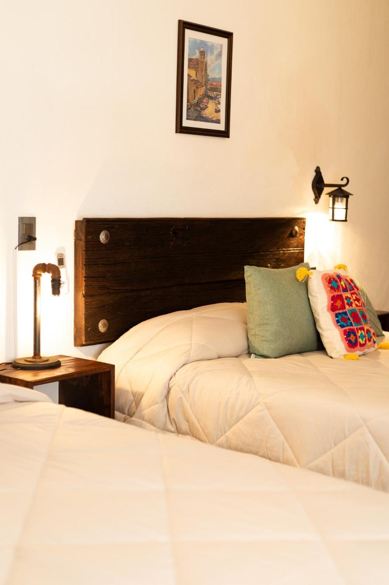 Casa De Hospedaje -La Abadia De San Pedro กัวดาลาฮารา ภายนอก รูปภาพ