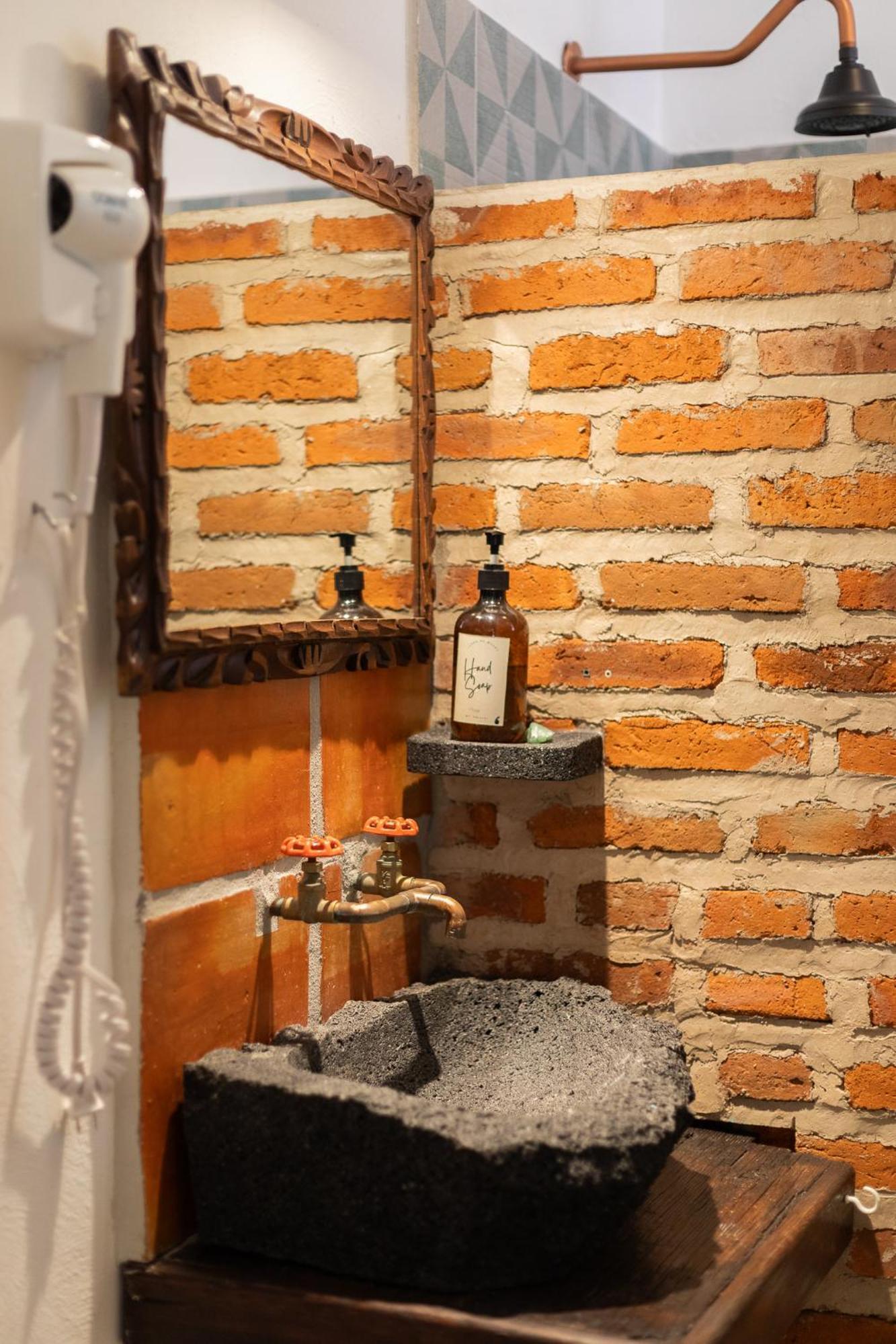 Casa De Hospedaje -La Abadia De San Pedro กัวดาลาฮารา ภายนอก รูปภาพ