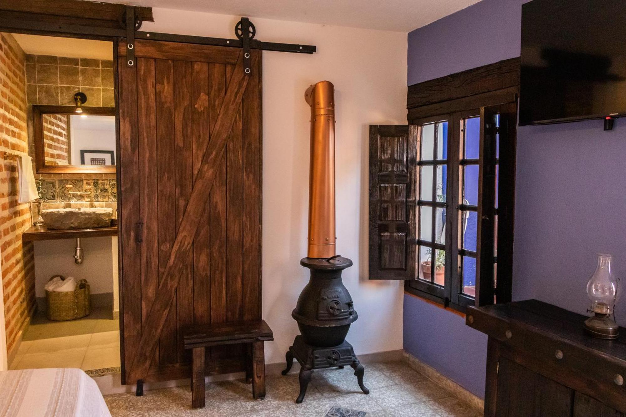 Casa De Hospedaje -La Abadia De San Pedro กัวดาลาฮารา ภายนอก รูปภาพ